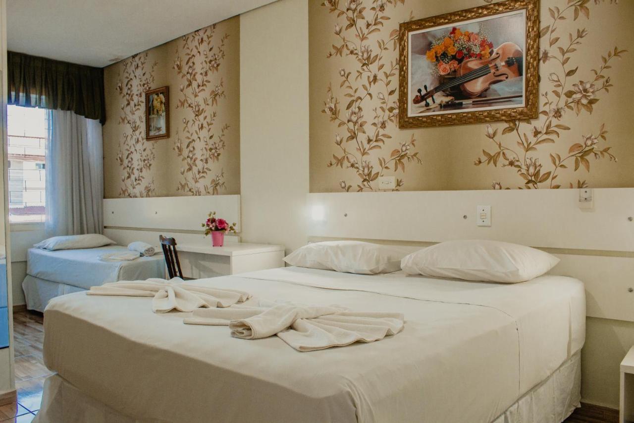 Hotel E Pousada Caroline Фос-ду-Игуасу Экстерьер фото