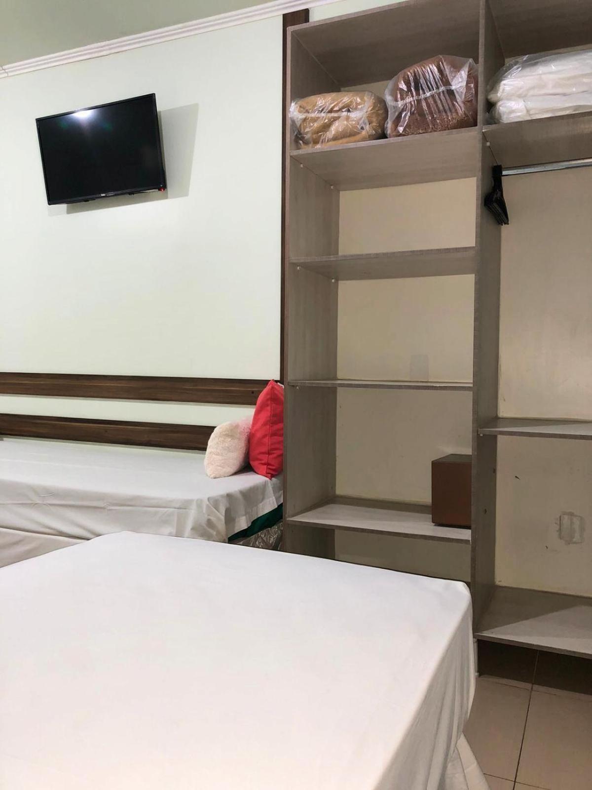 Hotel E Pousada Caroline Фос-ду-Игуасу Экстерьер фото