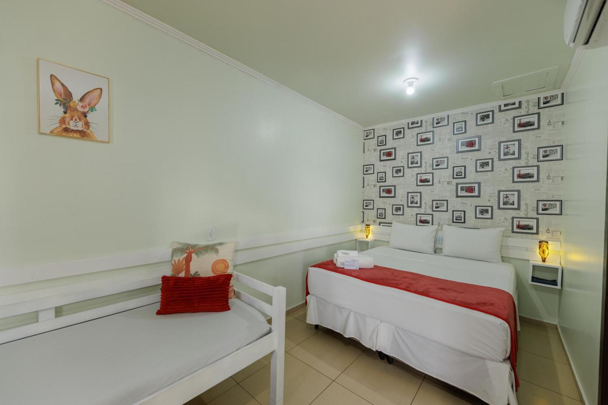 Hotel E Pousada Caroline Фос-ду-Игуасу Экстерьер фото