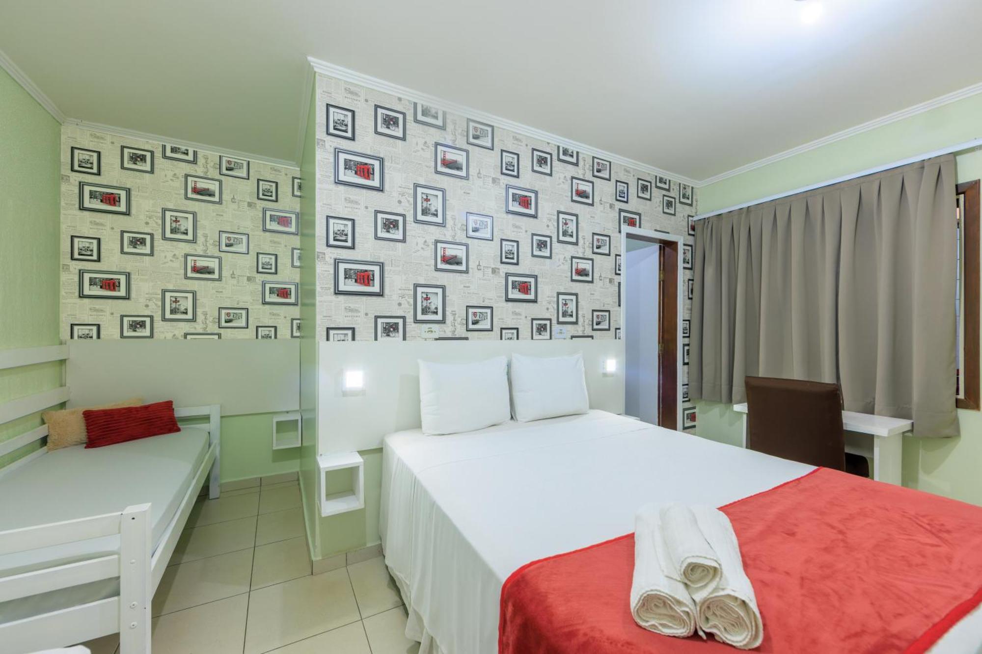 Hotel E Pousada Caroline Фос-ду-Игуасу Экстерьер фото